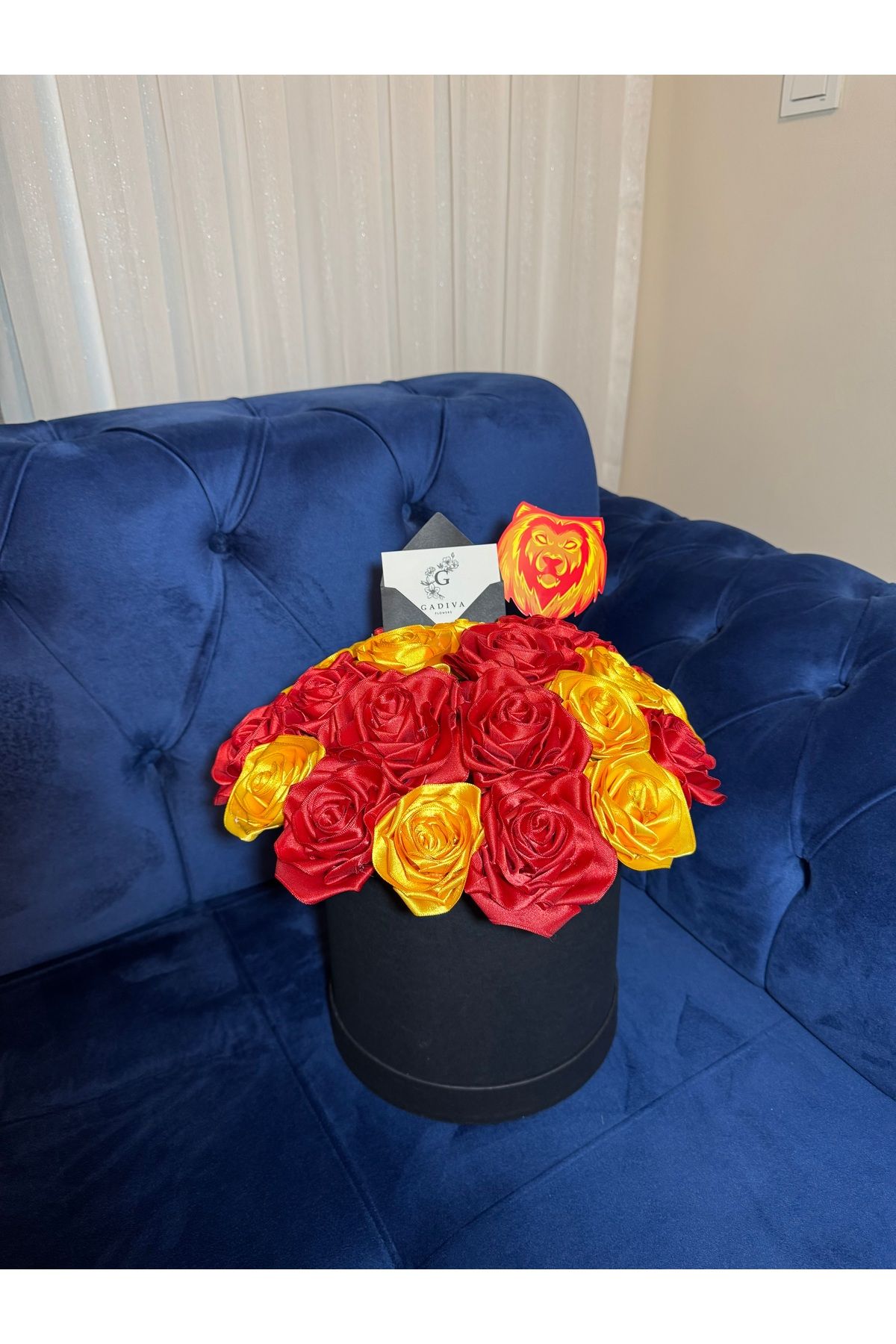 Gadiva Flowers Sarı Kırmızı GS büyük boy kutu Gül