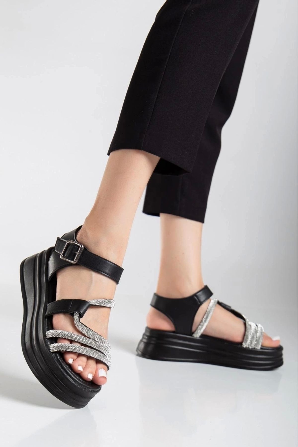 ufukmoda Lenda Siyah Cilt Kemerli Sandalet