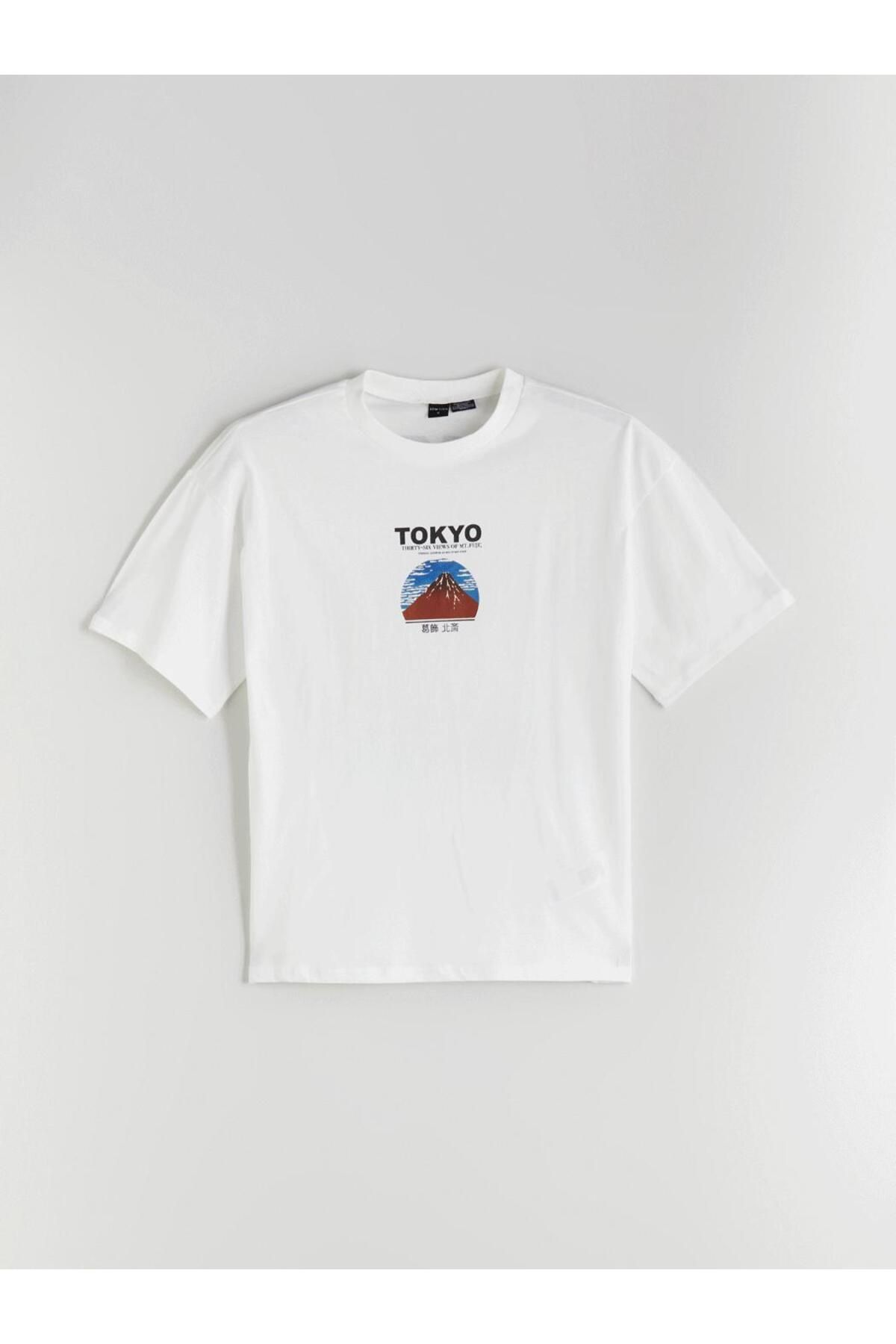 LC Waikiki LCW Teen Ekru Bisiklet Yaka Tokyo Baskılı Genç Erkek Tişört S5QO34Z4NVY25