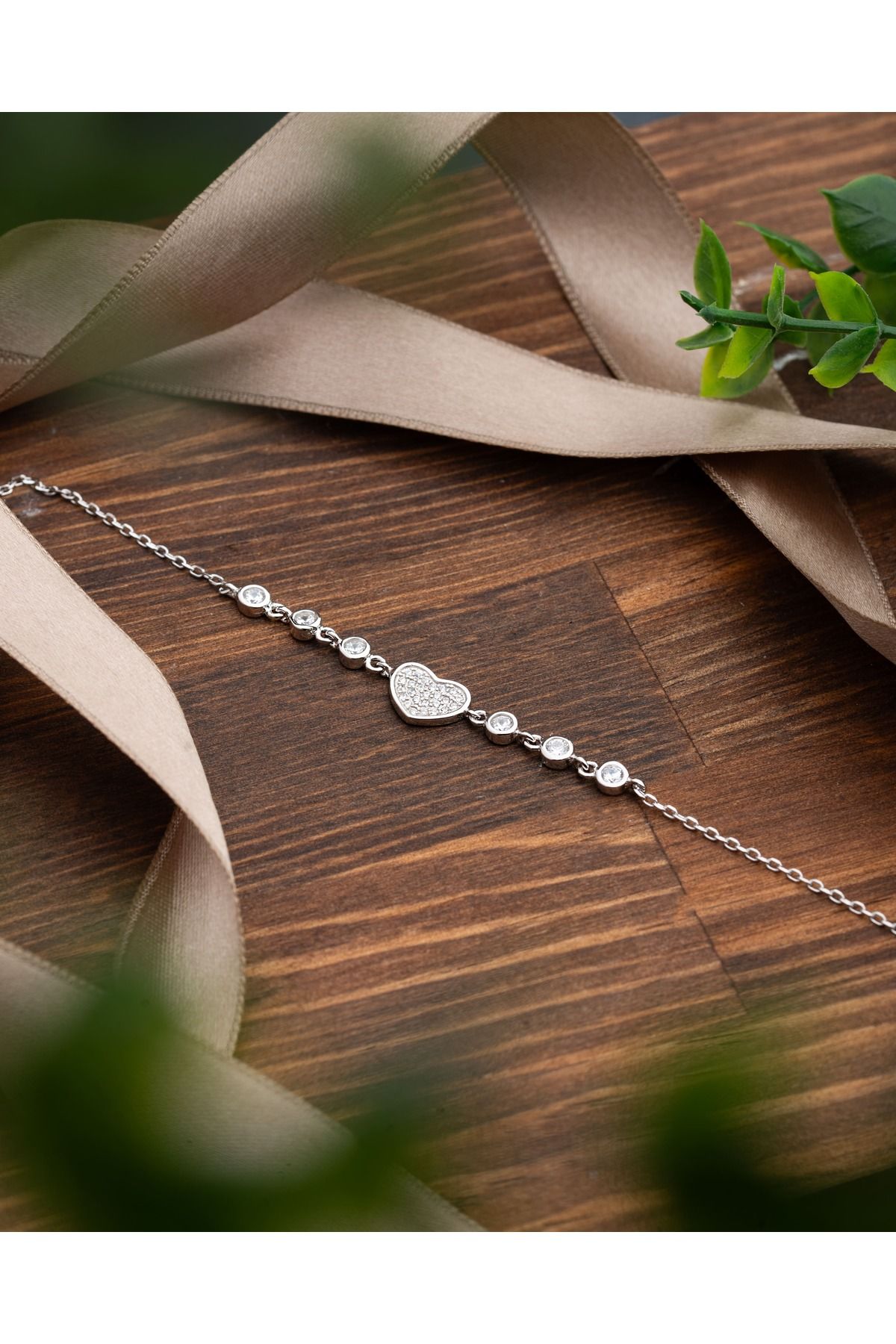 Roza Silver 925 Ayar Rodyum Zirkon Taşlı Kalp Gümüş Bileklik