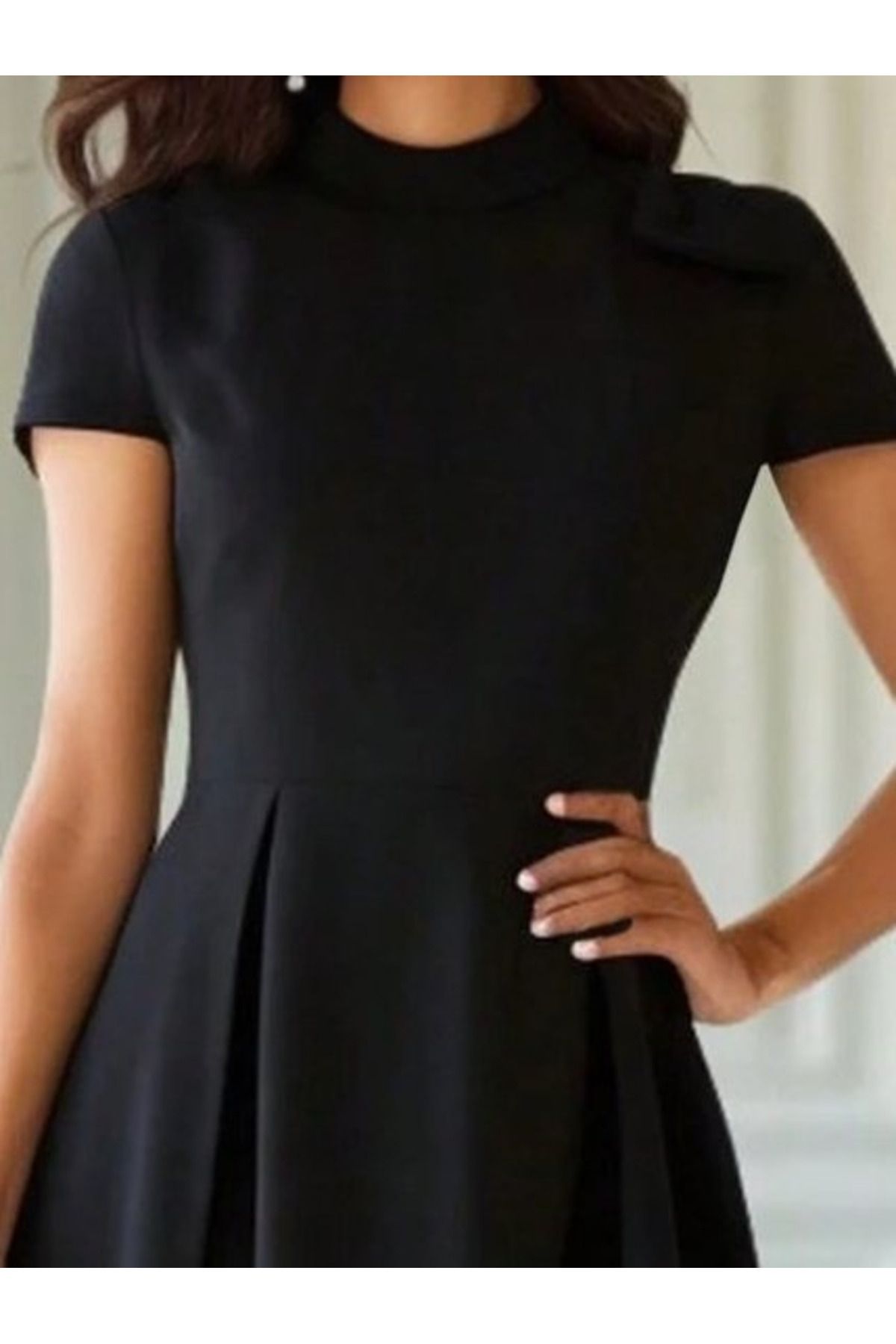 Kokosh moda Kadın Kısa Kollu Yarı Balıkçı Yaka Pileli Krep Midi Elbise