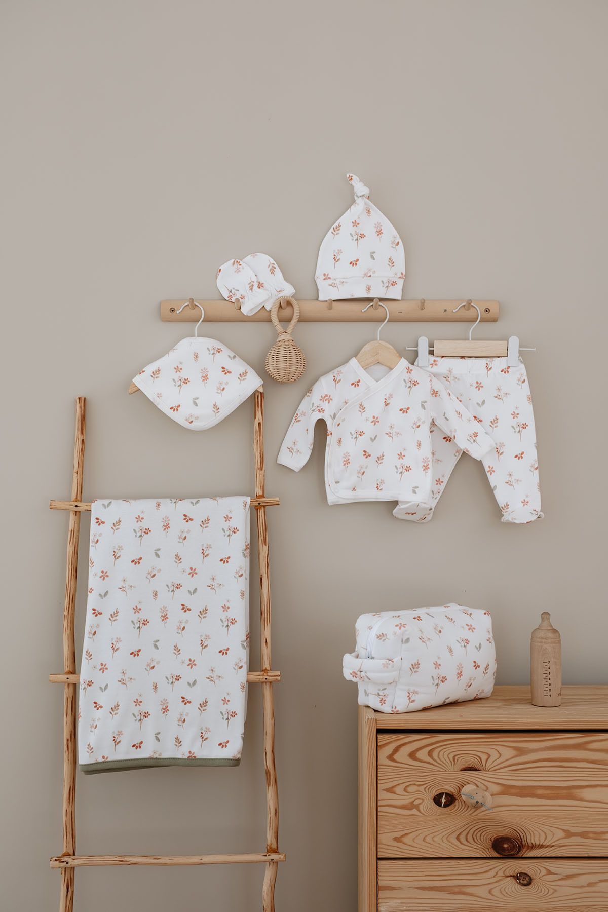 Tuğba Kuğu Organik Hastane Çıkışı - Pureline Series - Warm Flowers