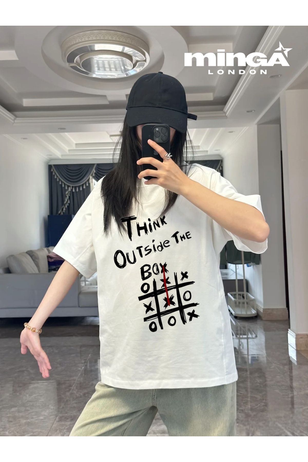 Minga London Xo Game Baskılı Beyaz Oversize Tshirt- Minga London