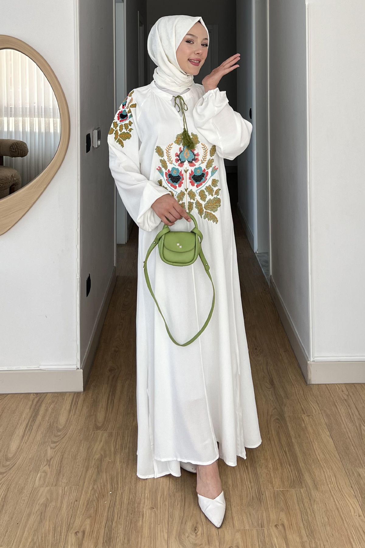 Saklı Butik Rüya Nakışlı Püsküllü Uzun Kollu Elbise SK-8531