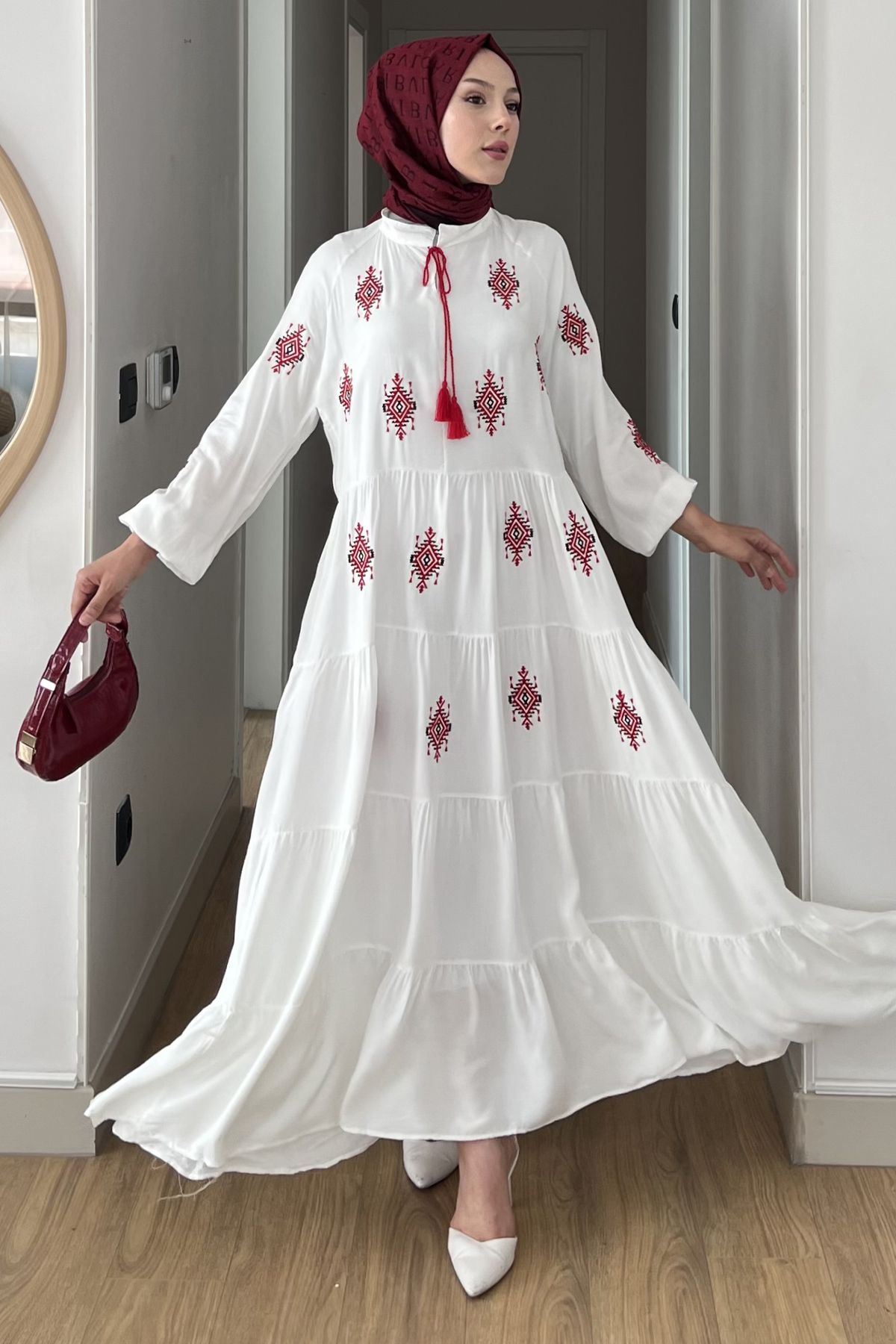 Saklı Butik Liya Bukle Nakışlı Elbise SK-8533