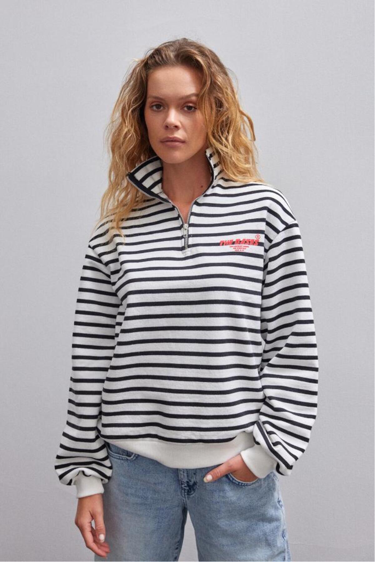 bases.  Yarım Fermuarlı Baskılı Oversize Içi Polarlı Sweatshirt - Görsel 6