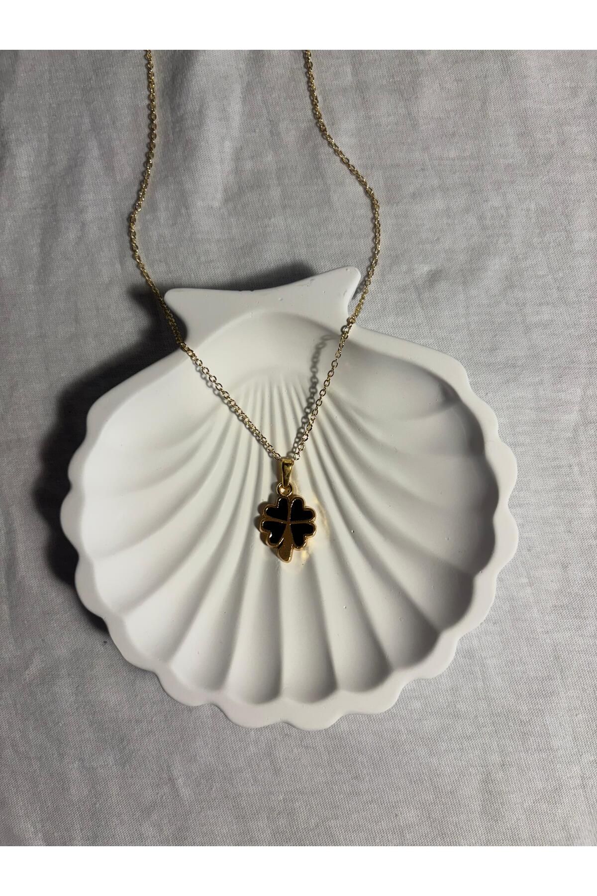 Butik Siyah Renk Yonca Kolye
