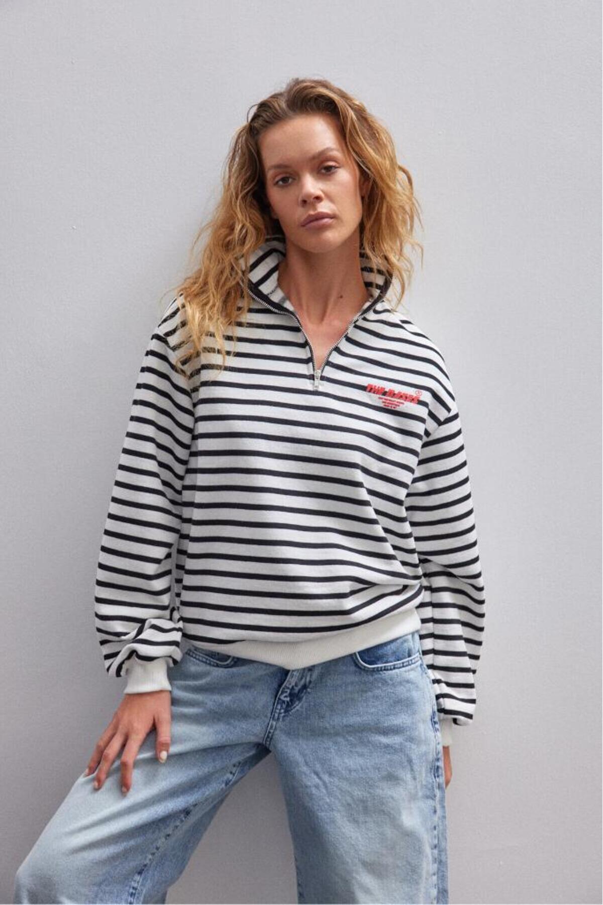 bases.  Yarım Fermuarlı Baskılı Oversize Içi Polarlı Sweatshirt - Görsel 7