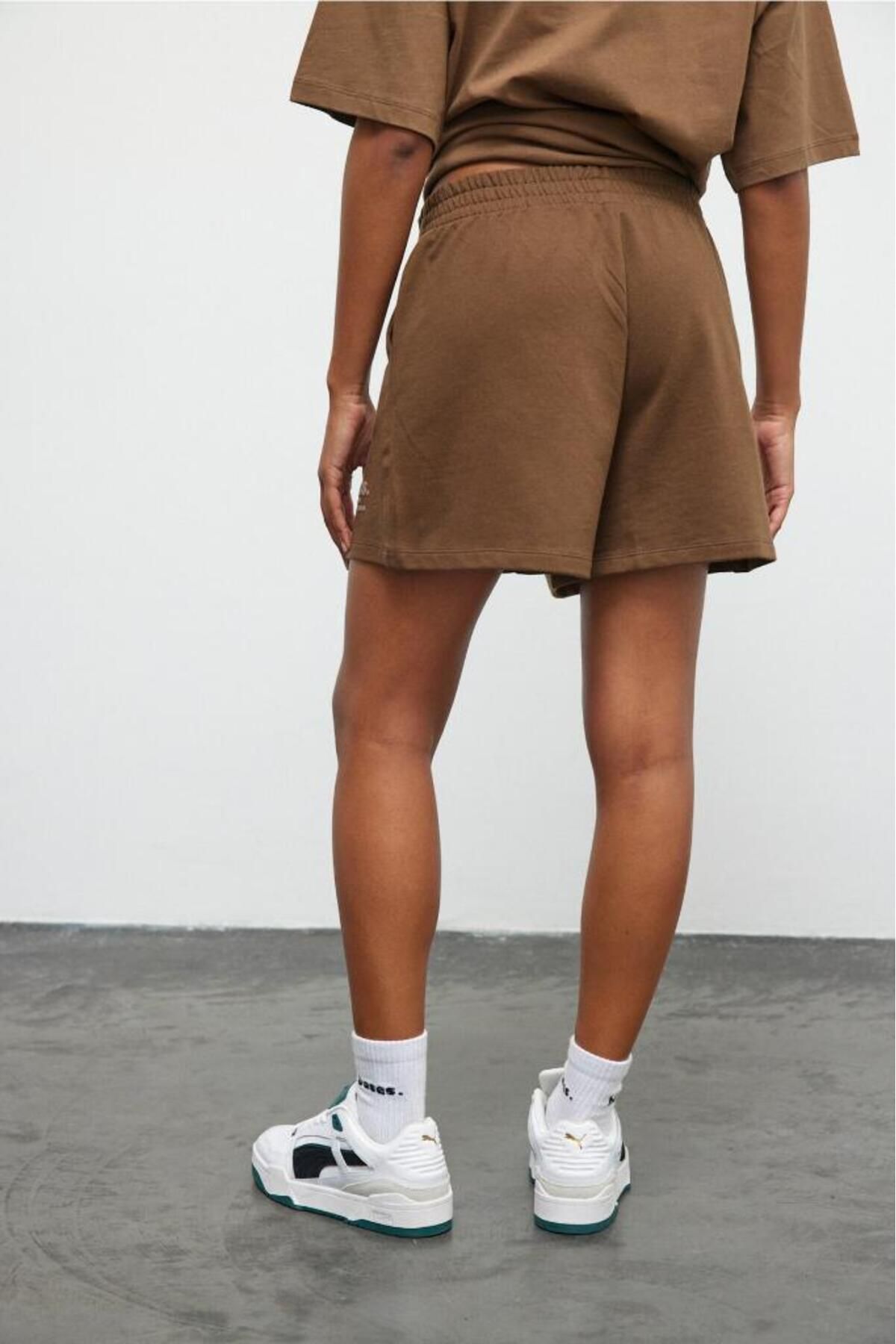 bases.-Cotton Puff Printed Knitted Shorts with Elastic Waist 8