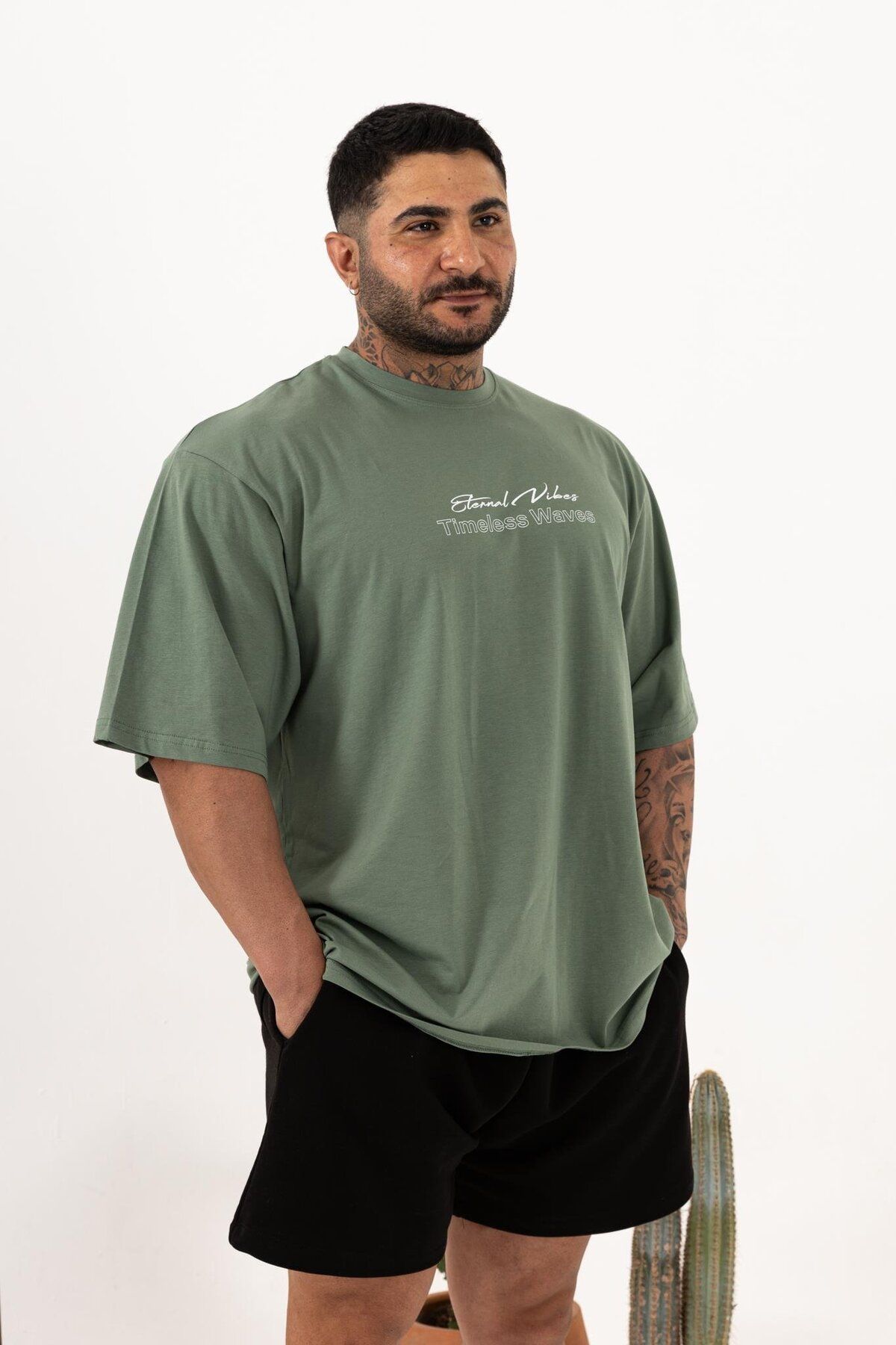 QUİCKPREP Timeless Waves Beyaz Oversize T-Shirt – Erkek Günlük ve Sokak Modası %100 Pamuk