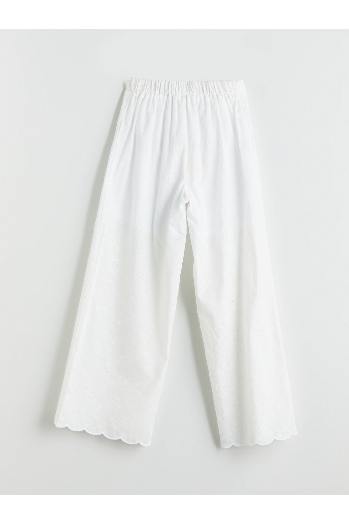 LC Waikiki-Girls' Trousers with Elastic Waist and Scallop Detail 3