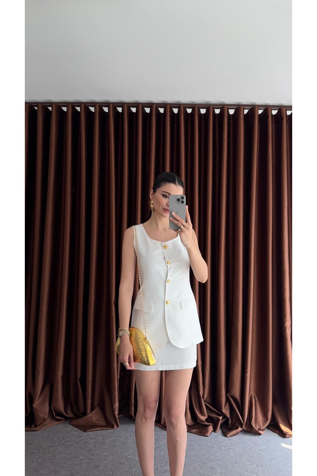 HAZELANNA Gold Düğmeli Jakarlı Beyaz Takım