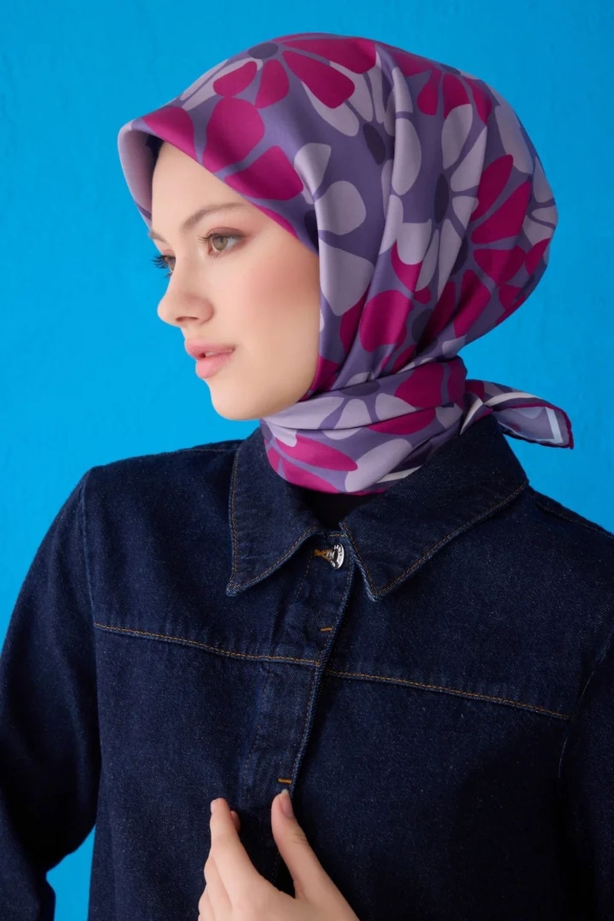 Belli Twill İpek Eşarp 4116D Çiçekli Desen Çok Renkli 1