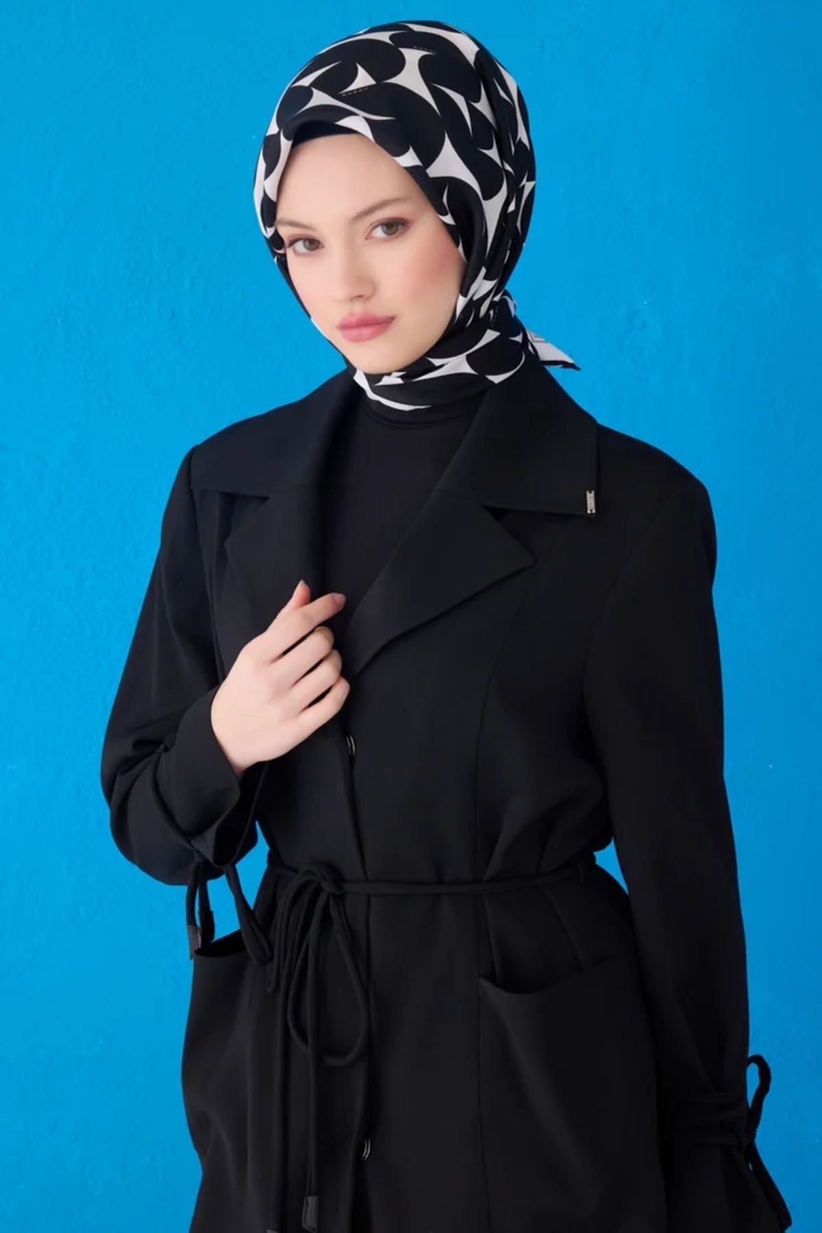 Belli Twill İpek Eşarp 4117D Geometrik Desen Siyah-Beyaz-80