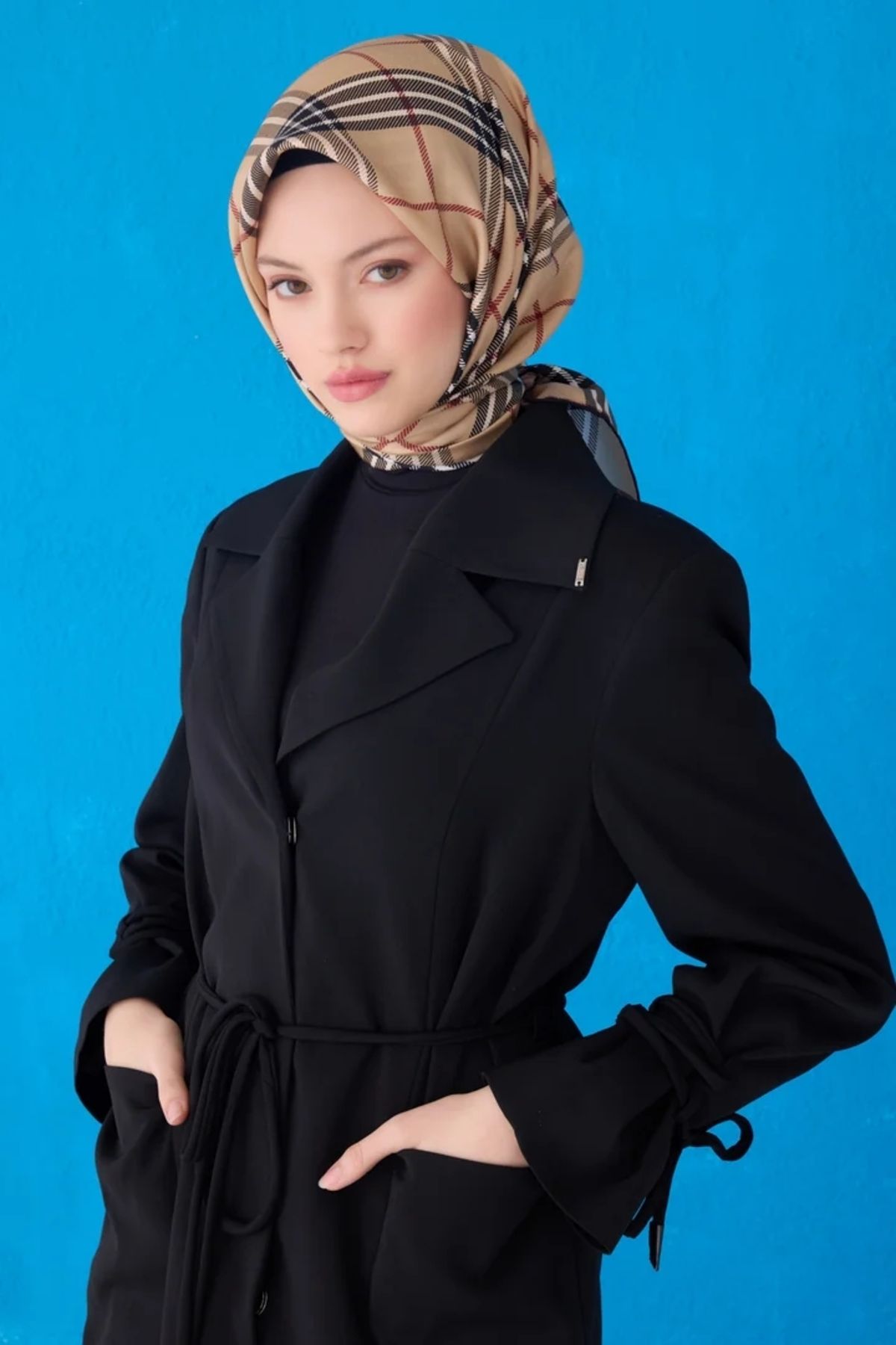 Belli Twill İpek Eşarp 4122D Ekose Desen Dore-Siyah-83