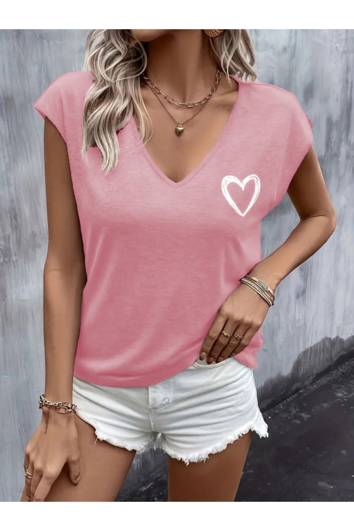 D&M Life Collection Kadın Kısa Kollu V Yakalı Kalp Baskılı Viskon Bluz