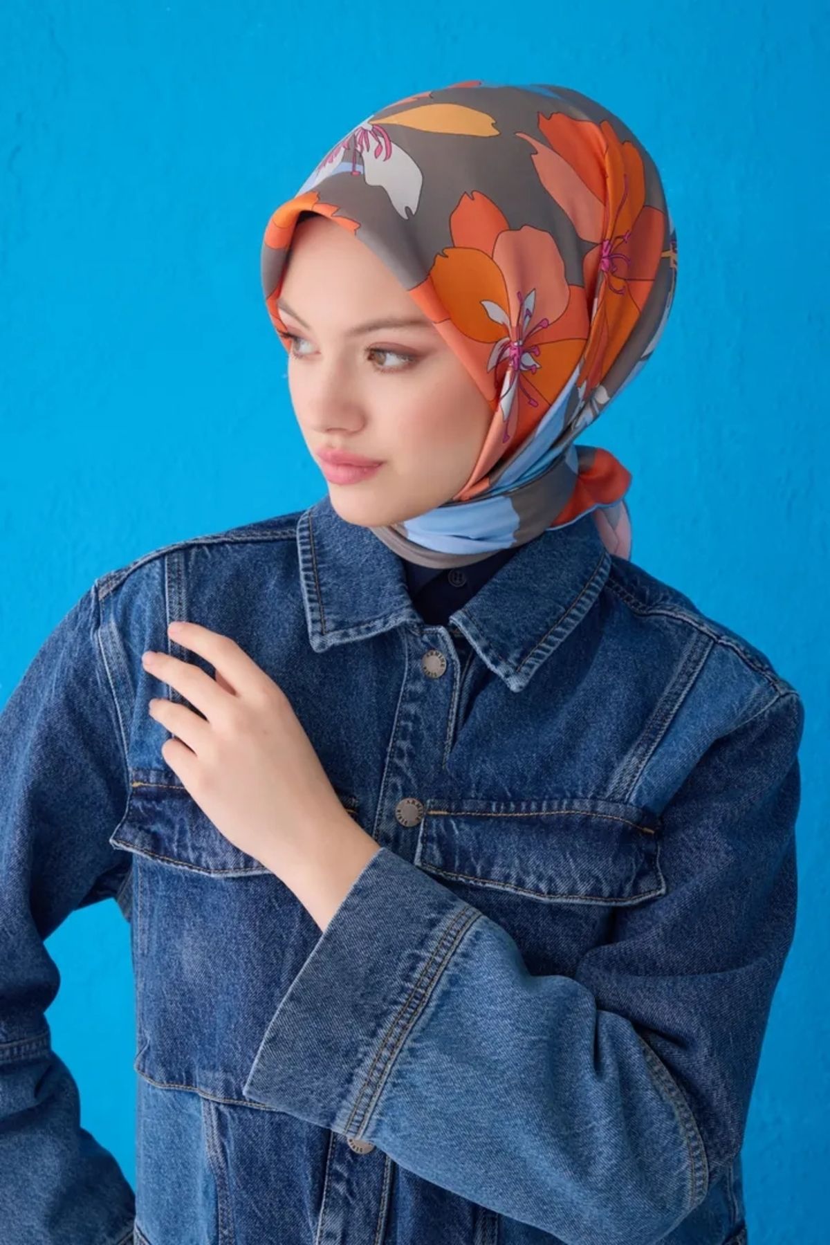 Belli Twill İpek Eşarp 4100D Çiçekli Desen Füme-Turuncu-50