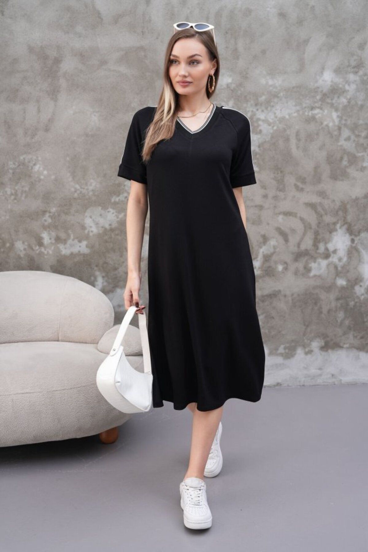 D&M Life Collection Kadın Kristal Kumaş şerit Ve Yırtmaç Detaylı V Yaka Midi Boy Elbise - XL - Siyah