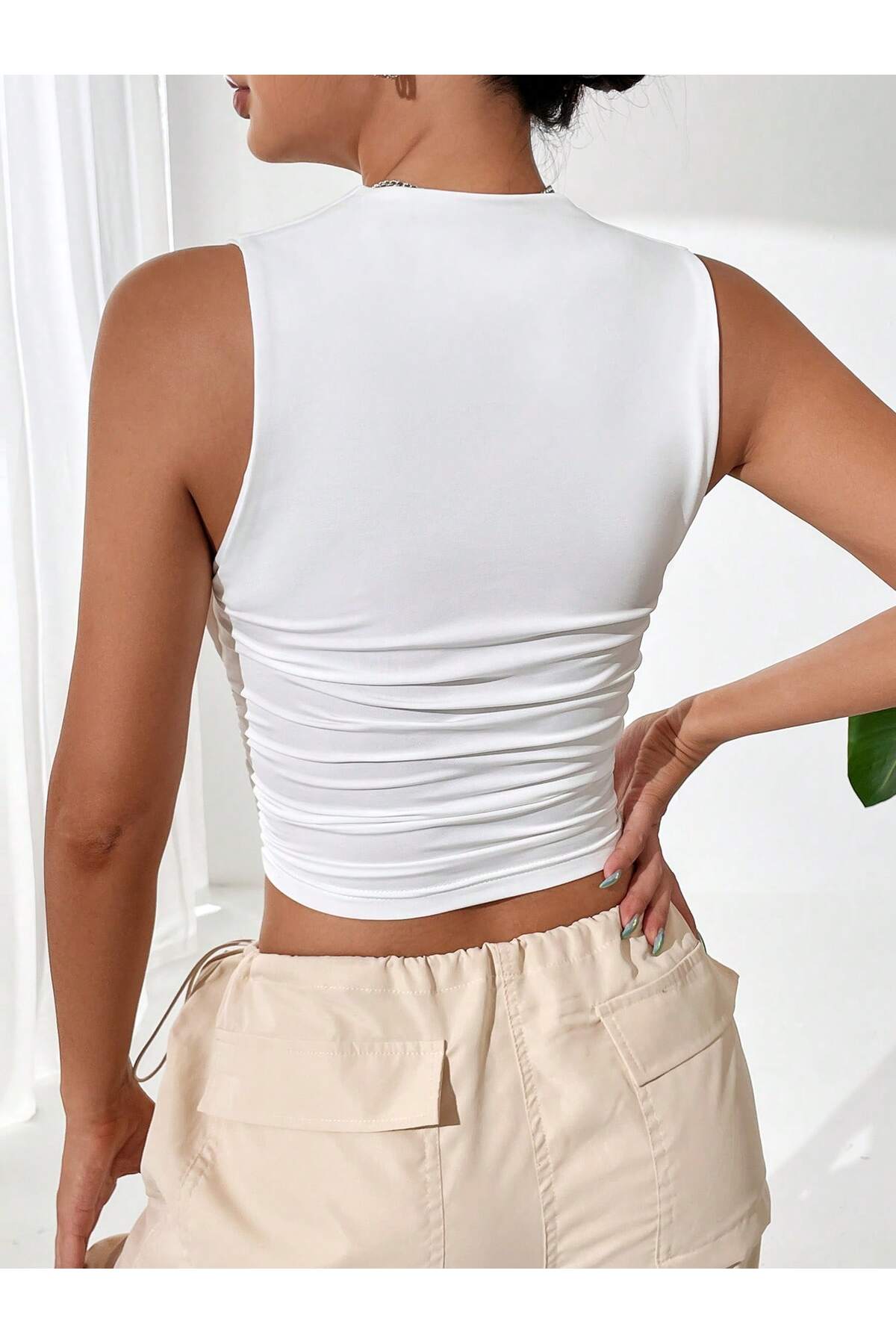 WEEST MODA  beyaz EZWEAR yan büzgülü geniş askılı üst crop - Görsel 2