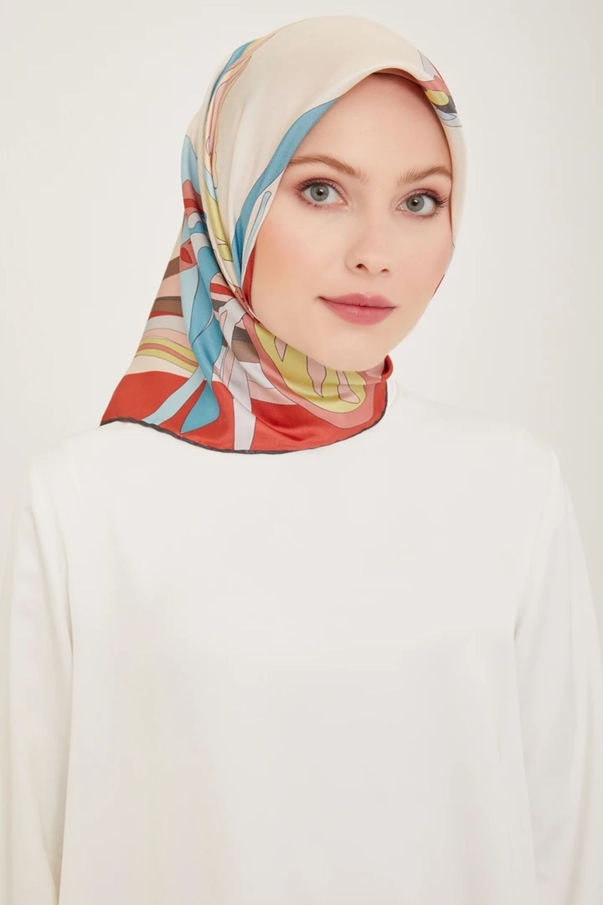 Belli Twill İpek Eşarp 4017D Çiçekli Desen Turuncu-Bebe Mavisi-83