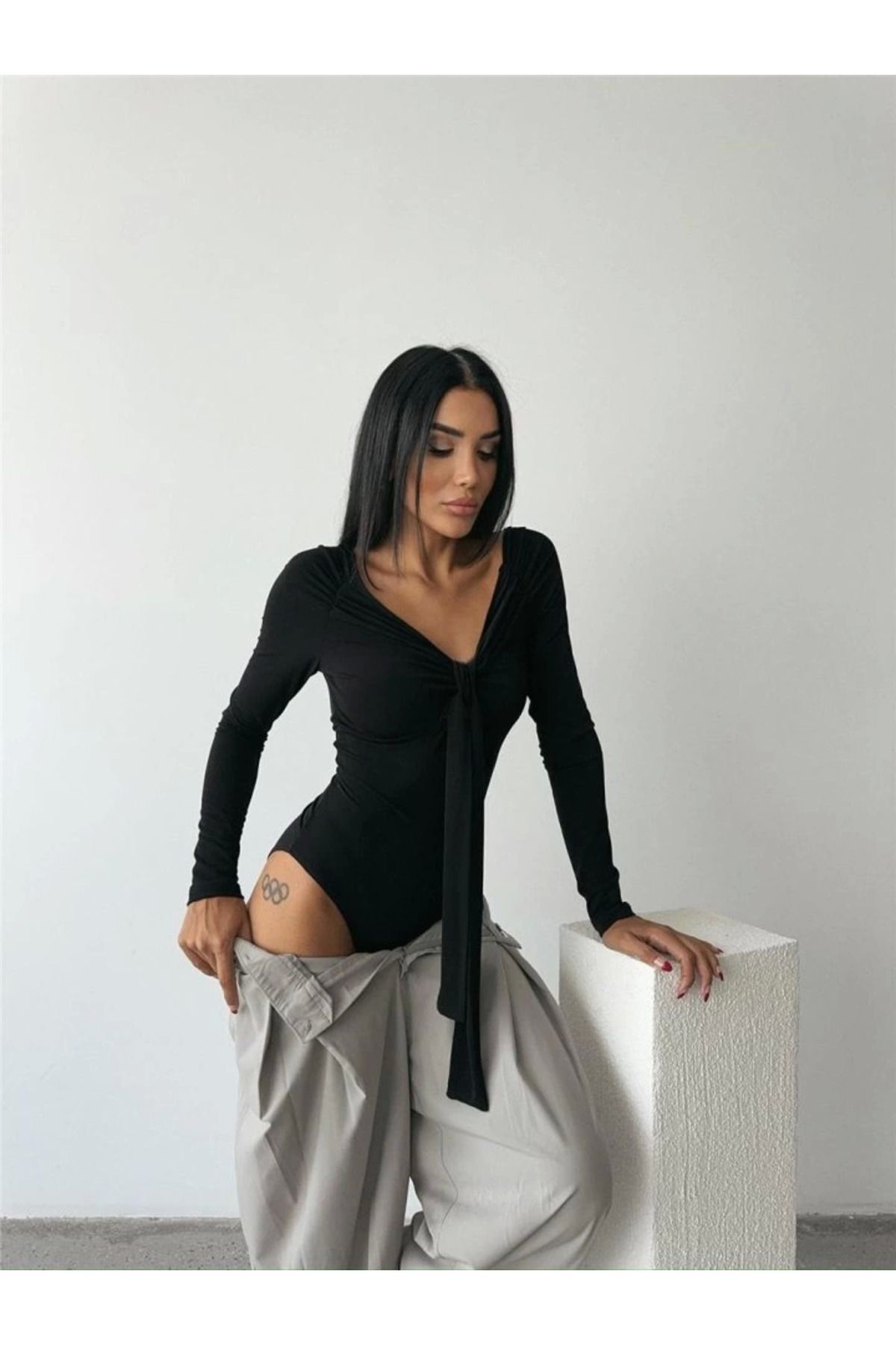 ZORM Önde Bağlama Detaylı Siyah Bodysuit