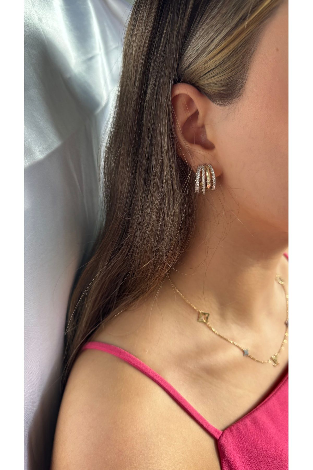 Nermin Jewels Serenay 4lü Taşlı Küpe Gold Altın renk Paslanmaz Çelik