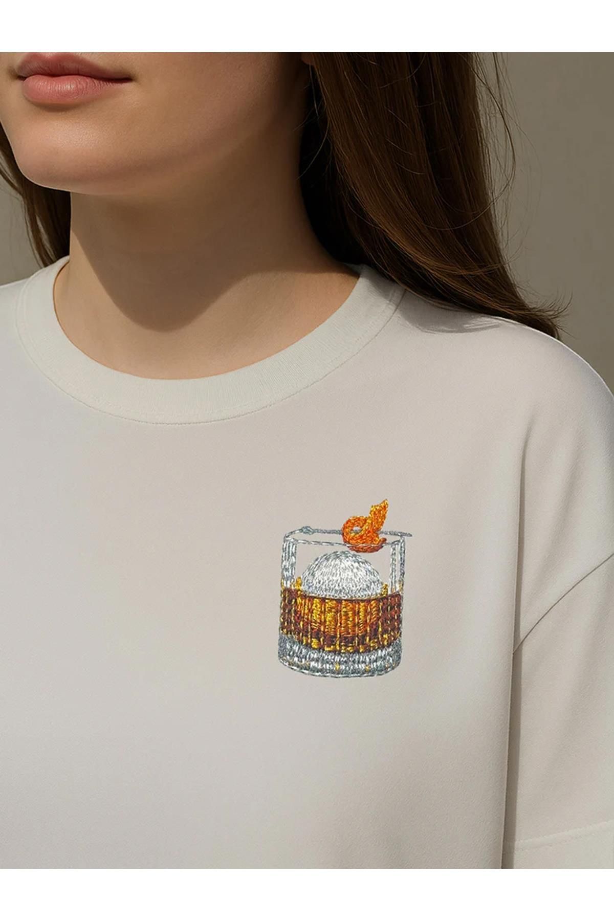 Trendiz Unisex Premium Old Fashioned Nakışlı Tshirt Beyaz