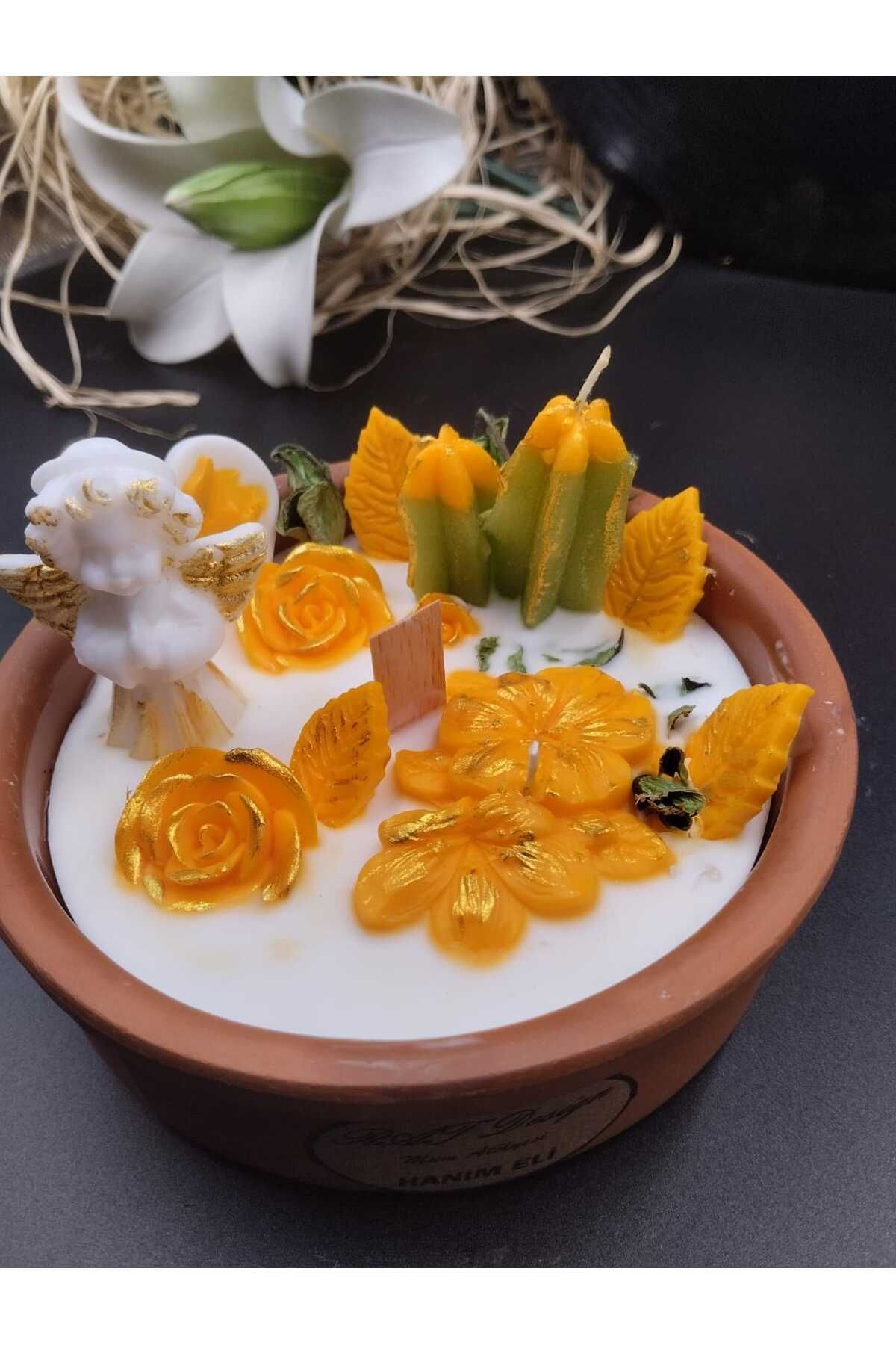 rat ÇÖMLEK İÇİNDE KAKTÜS MELEK VE ÇİÇEK TASARIMLI HANIMELİ KOKULU SOYAWAX MUM