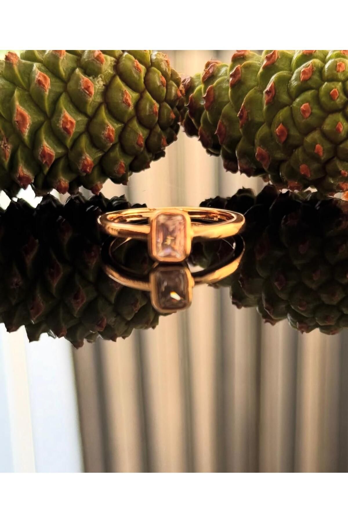 XUPING JEWELRY XUPİNG Zarif Taş Detaylı Gold Yüzük