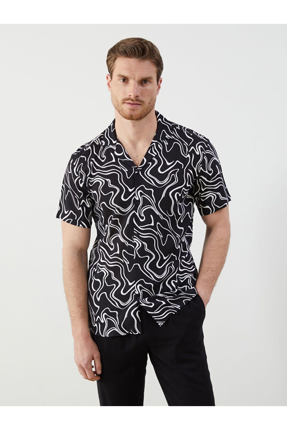 LC Waikiki Yeni Sezon Regular Fit Kisa Kollu Desenli Viskon Erkek Gomlek - S5NB22Z8