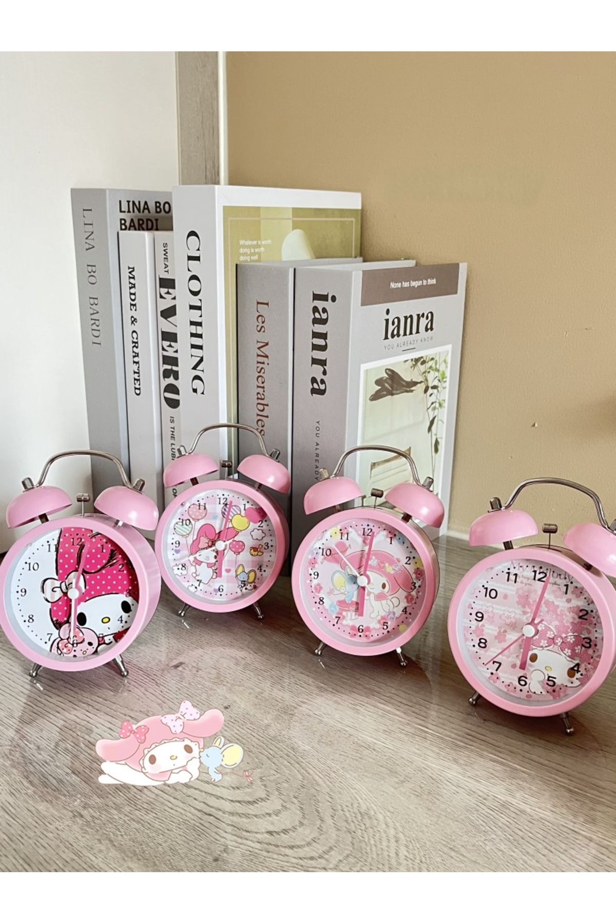 Wolawood Sevimli Pembe Kedi Temalı Masa Üstü Çalar Saat Tatlı Çocuk Odası Hediyelik Saat Dekoratif Aksesuar