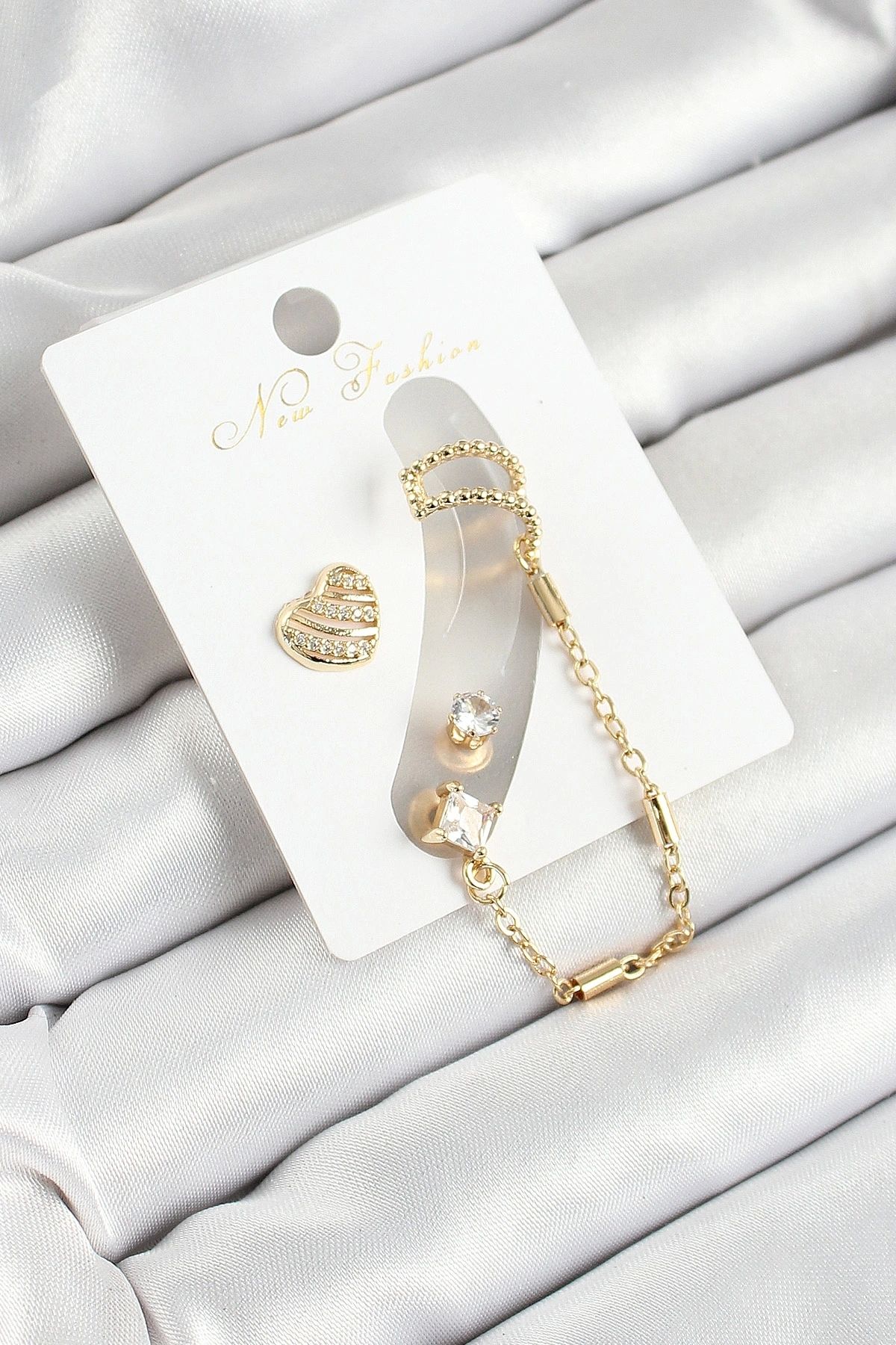 shopwave Pirinç Kalp Figürlü Zirkon Taşlı Gold Renk 3'lü Kıkırdak Kadın Küpe Set