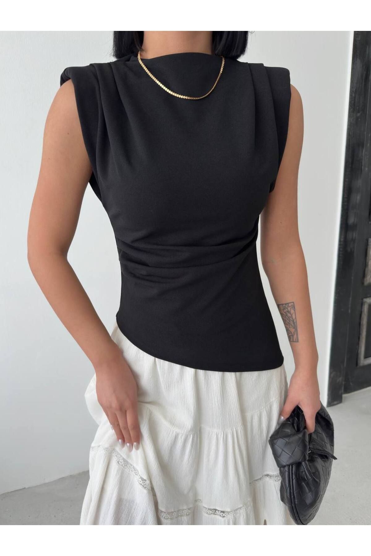 WeebBoutique VATKALI DİK YAKALI CREP BLUZ
