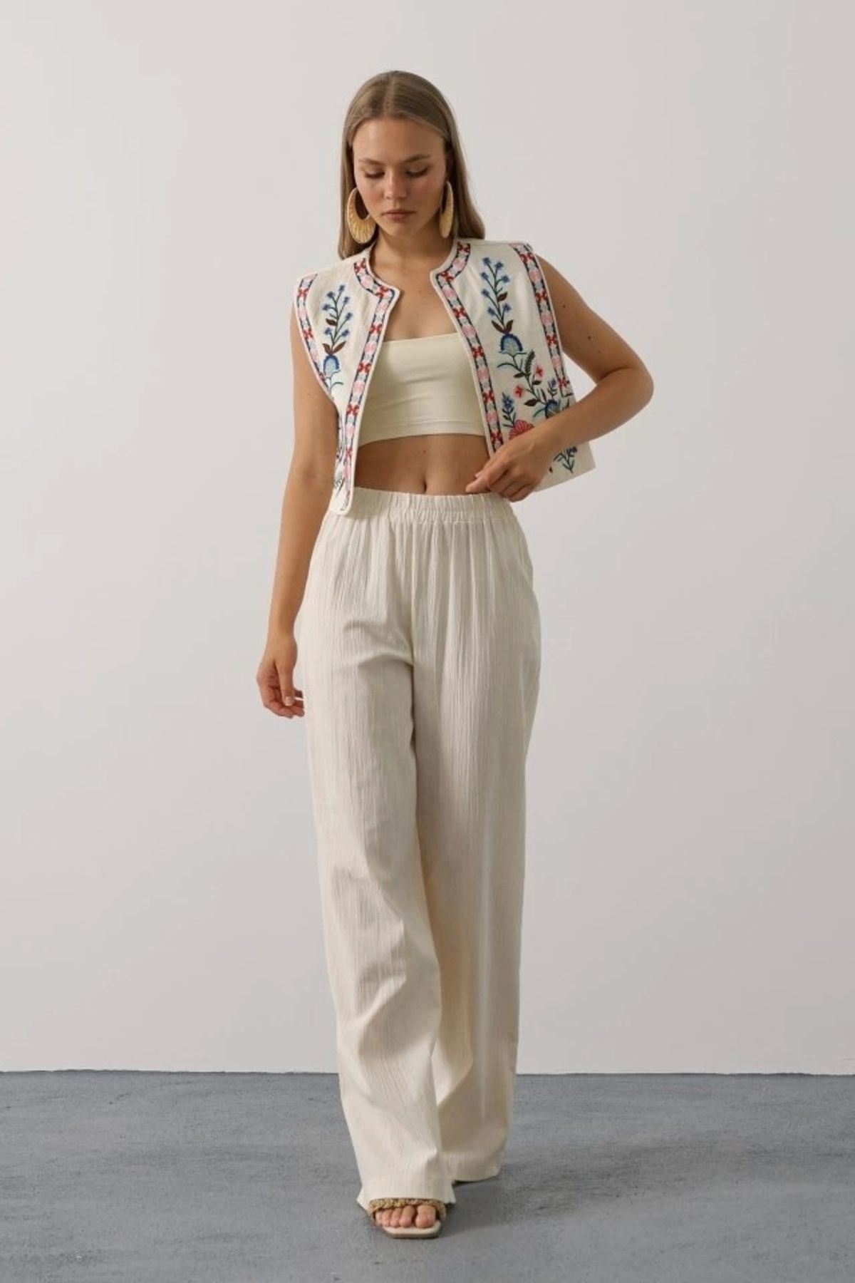 Butik Nakışlı Yelek Pantolon Takım - Natür