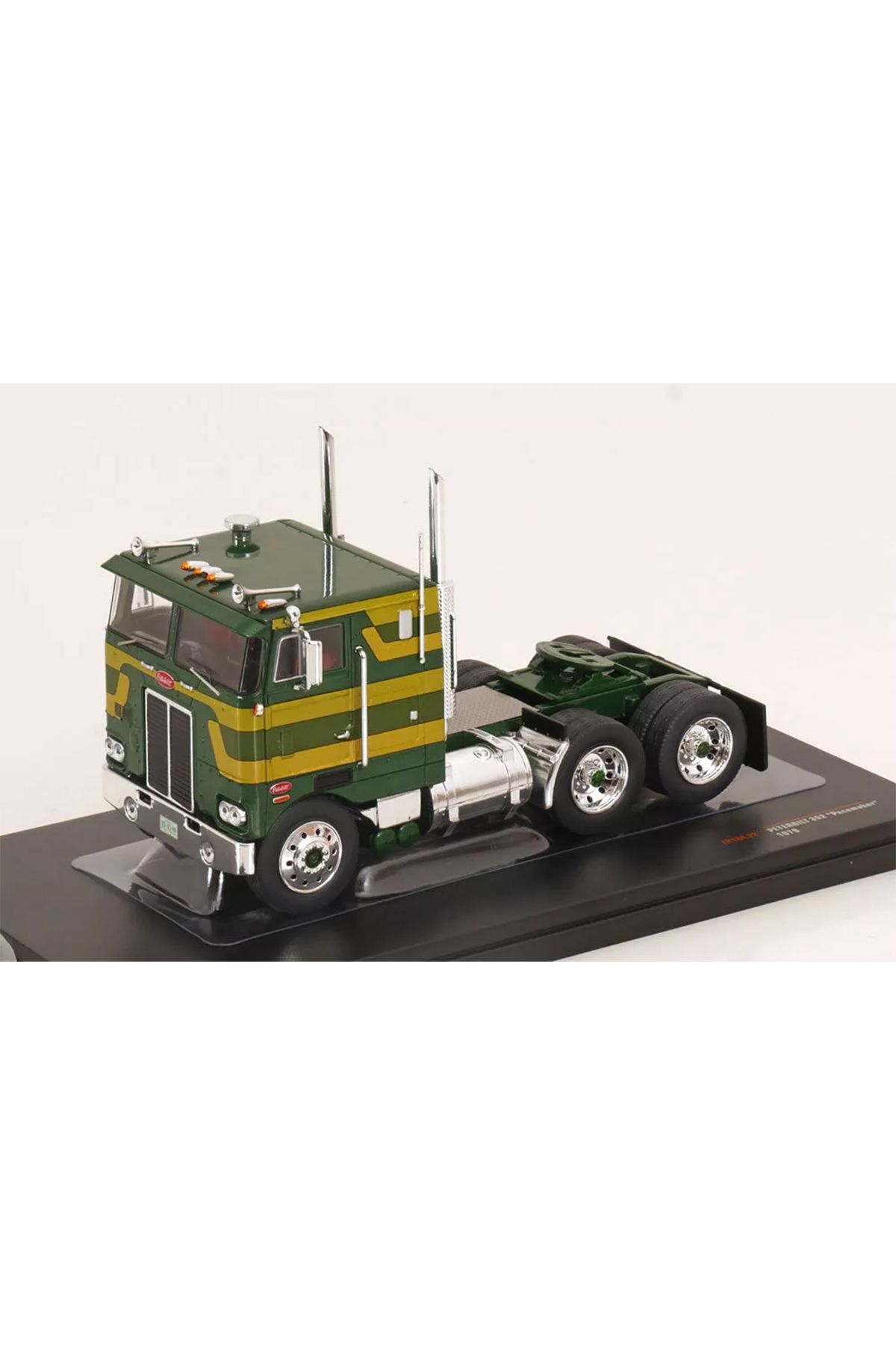 IXO MODELS 1:43 IXO 1979 Peterbilt T 352 Pacemaker