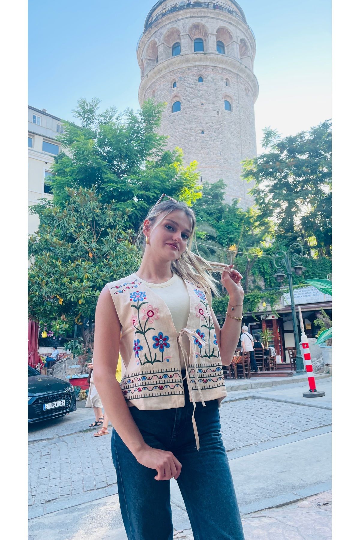 By-esq Çiçekli Desenli Yelek