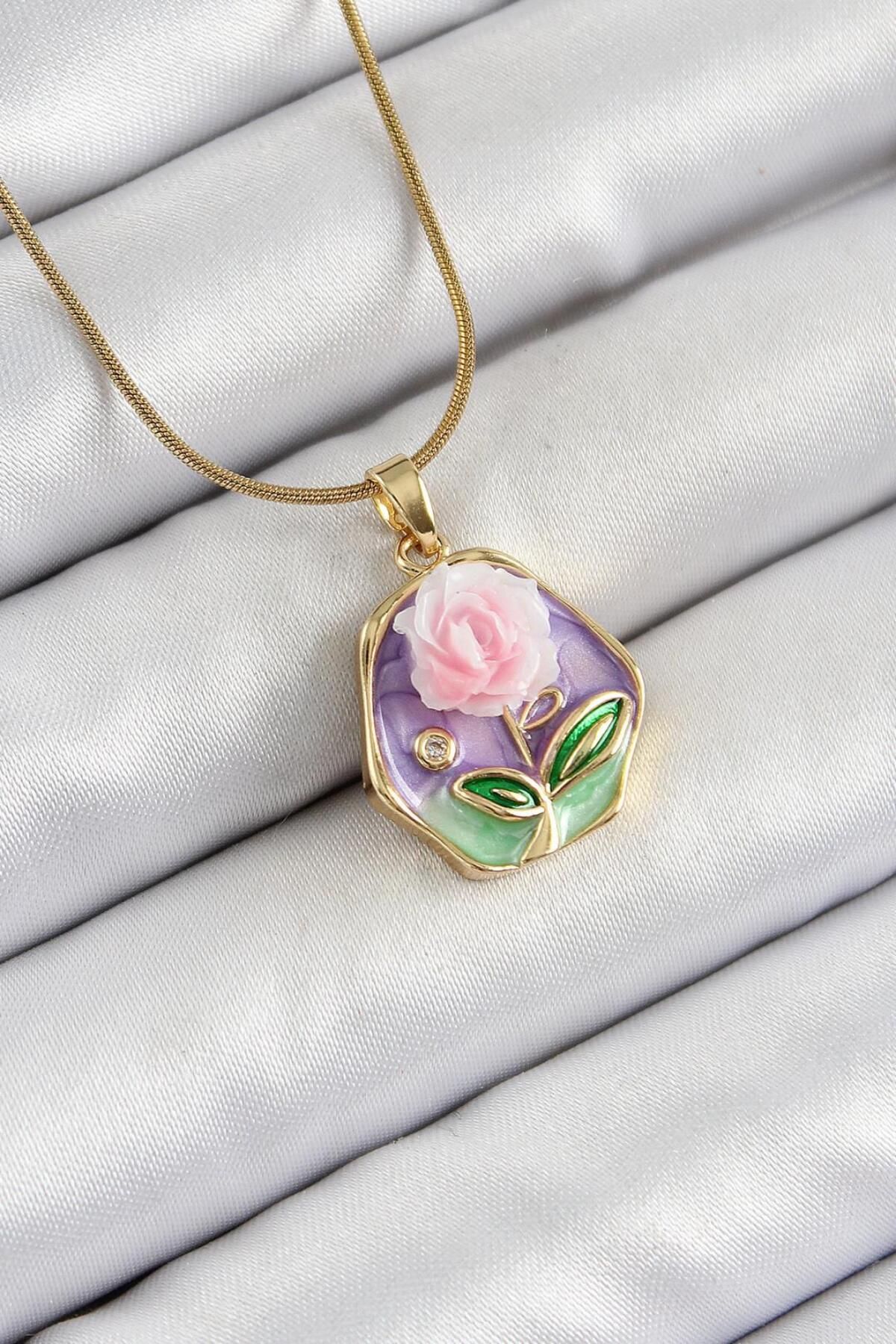 AfraBeauty 316L Çelik Zincir Zirkon Taş Pembe Ve Mor Sanatsal Portre Gül Figürlü Beşgen Model Gold Kadın Kolye
