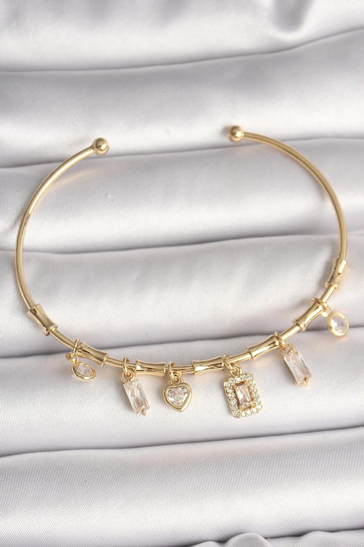 AfraBeauty 925 Ayar Paslanmaz Çelik Gold Sallantı Zirkon Taşlı Kare Figür Kalp Charm Bileklik
