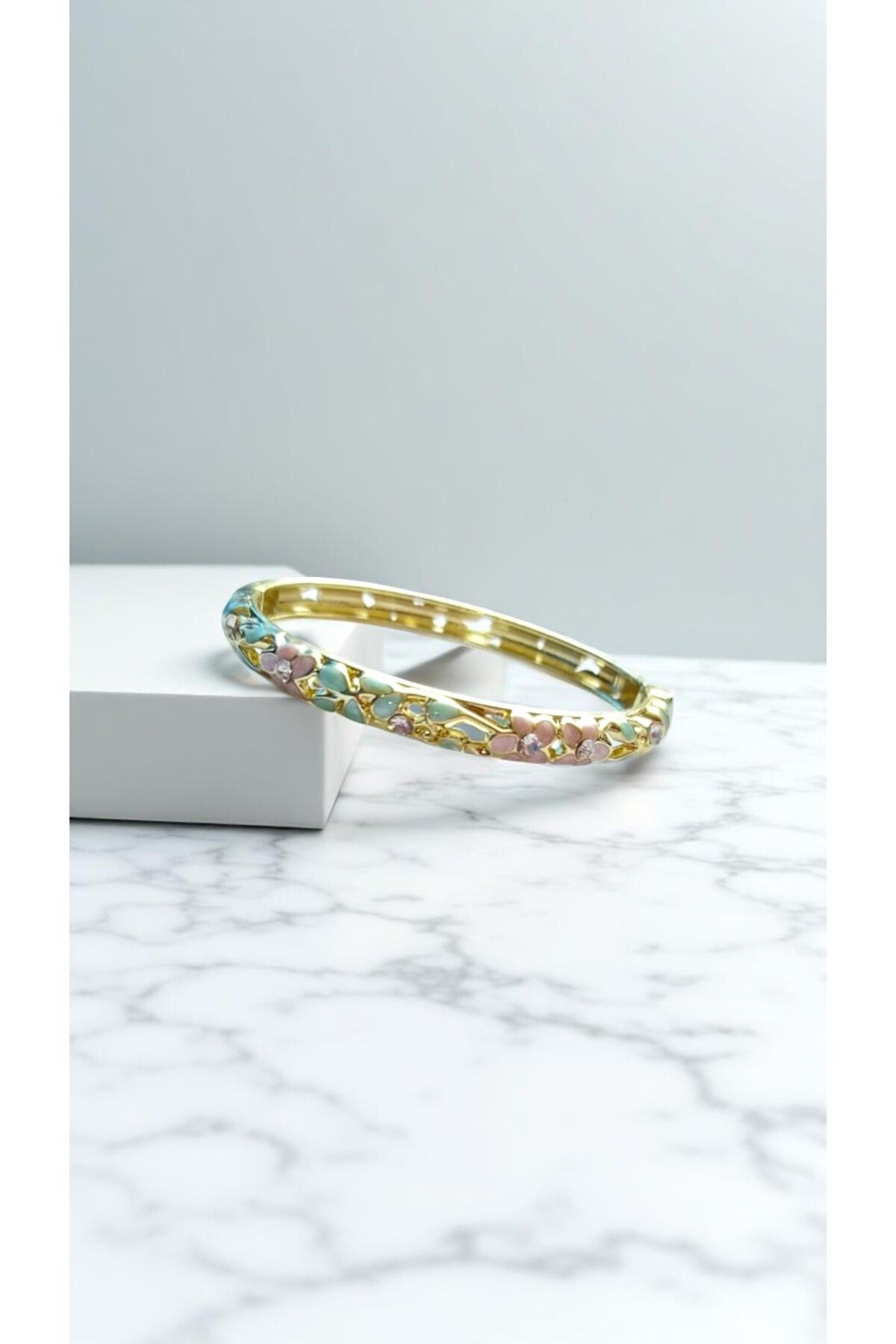 NOVA JEWELLERY Özel Seri Mineli Çelik Kelepçe