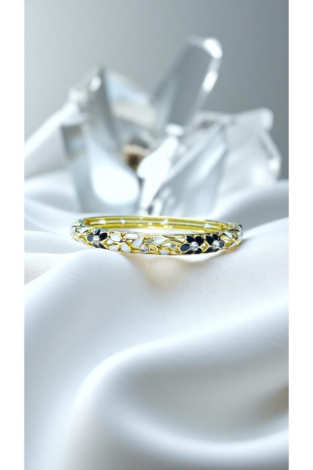NOVA JEWELLERY Özel Seri Mineli Çelik Kelepçe