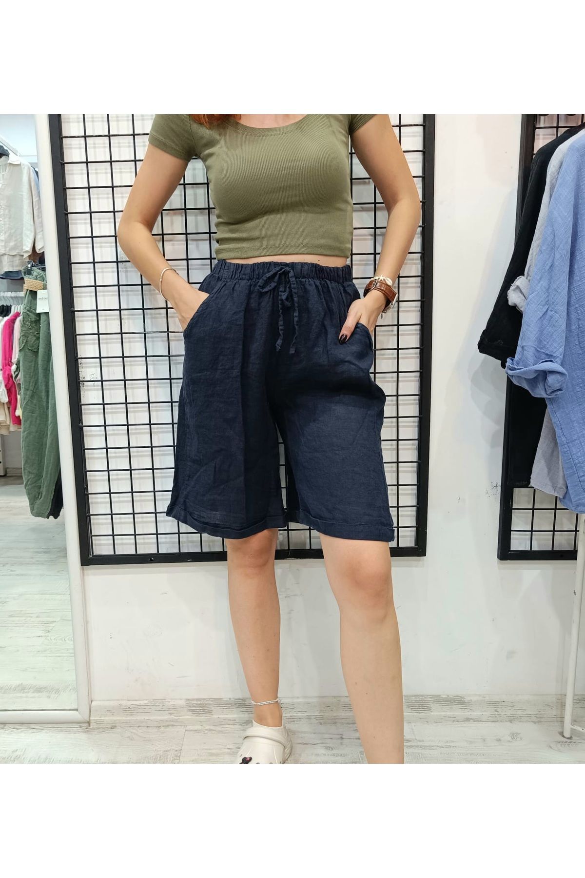 Butik Şans Lastikli Bel Cep Detaylı İtalyan Keten Şort