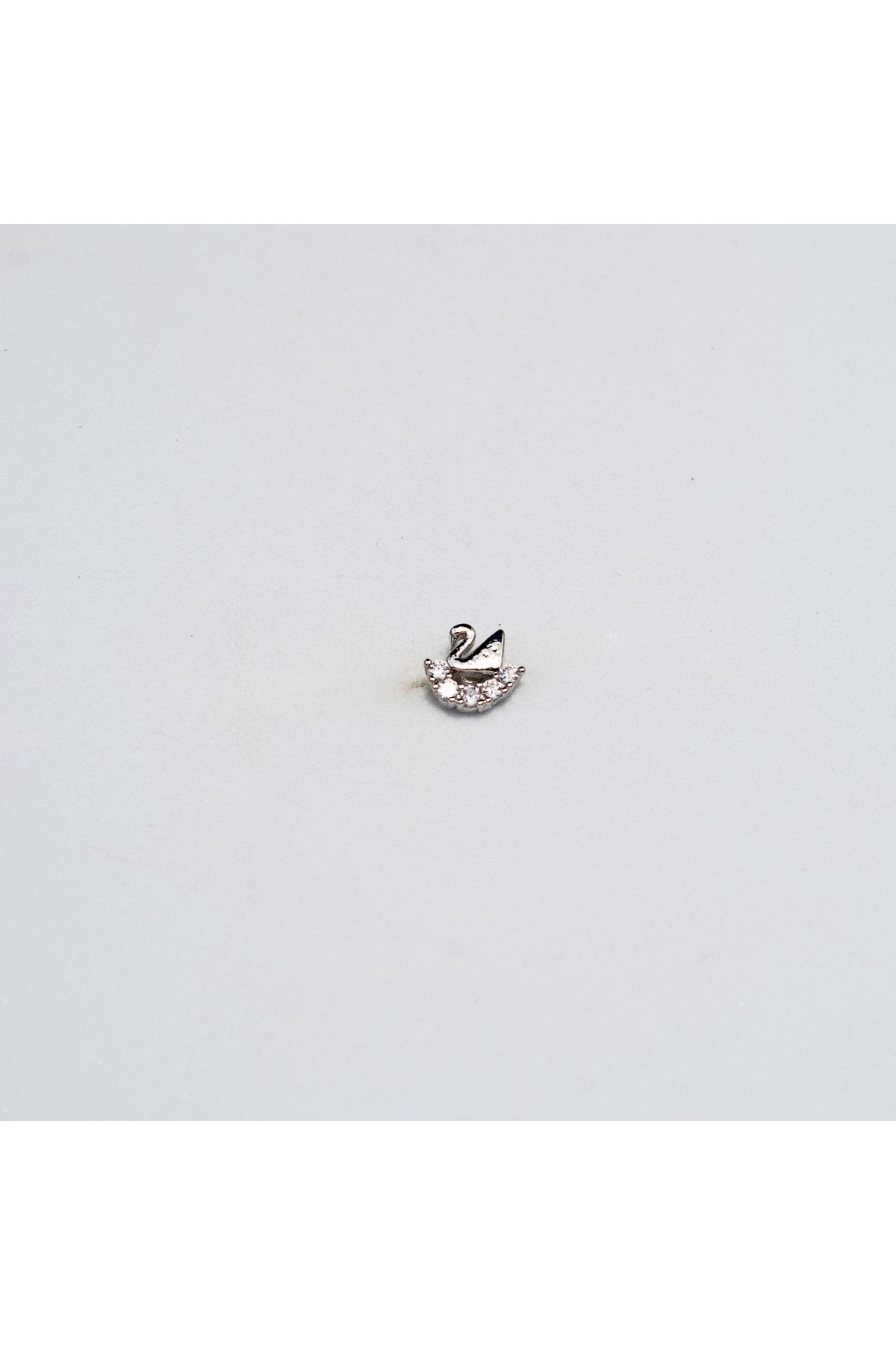 Piercing by Sever GÜMÜŞ/SILVER RENK KUĞU MODEL ÇELİK PIERCING… ŞEFFAF TAŞLI (TARGUS HELIX CONCH FLAT)