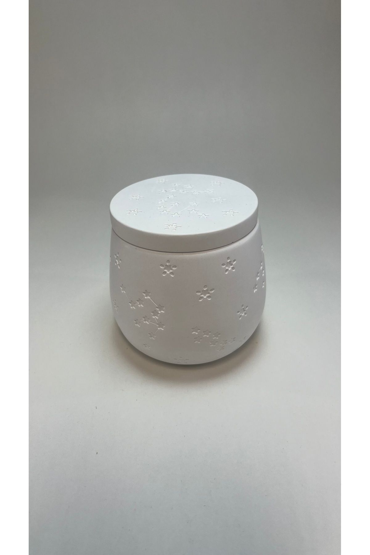 Sienna Candle Yıldı şekilli kapaklı beton soya mumu