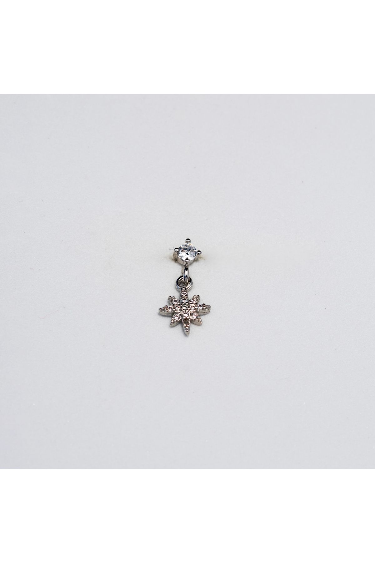 Piercing by Sever SALLANTILI KUZEY YILDIZI ÇELİK PIERCING… GÜMÜŞ/SILVER RENKLİ, ŞEFFAF TAŞLI (TARGUS HELIX CONCH FLAT)