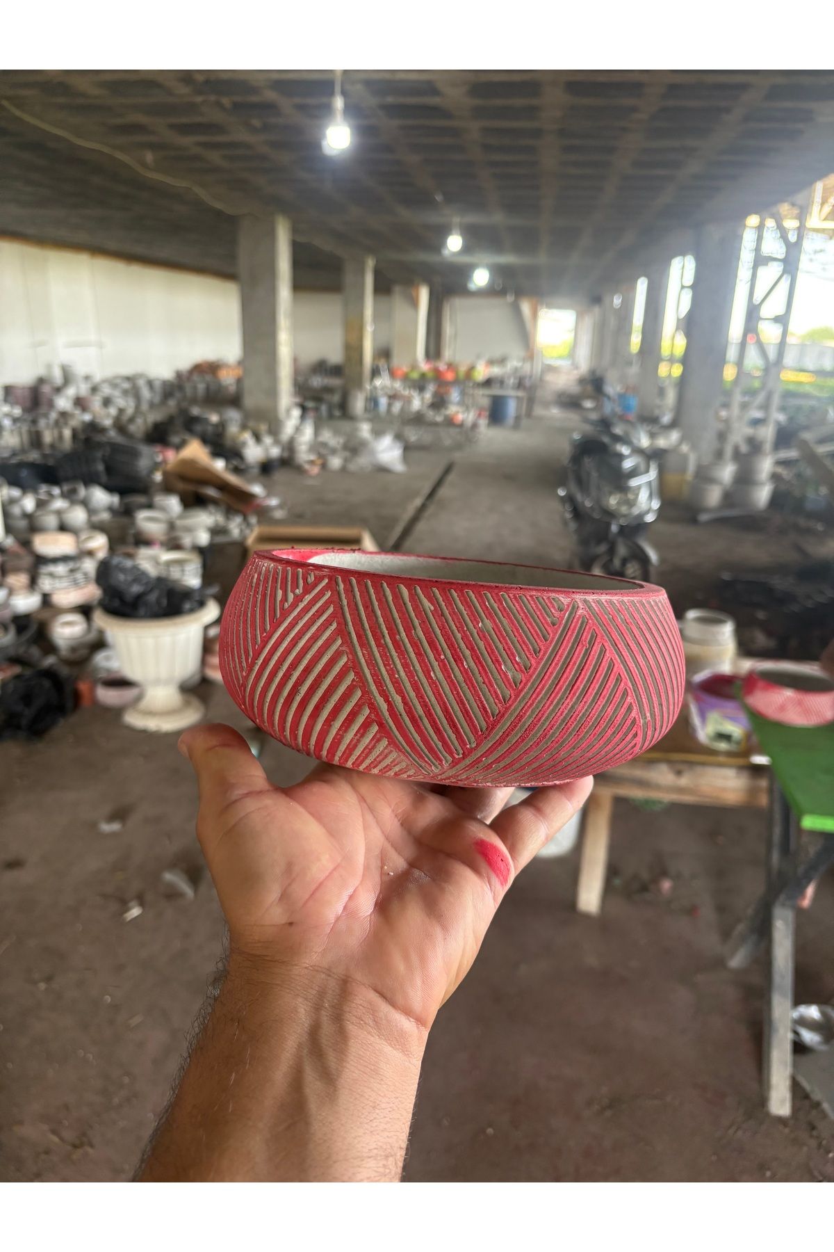 Yades Kırmızı Zen Çizgili Beton Saksı