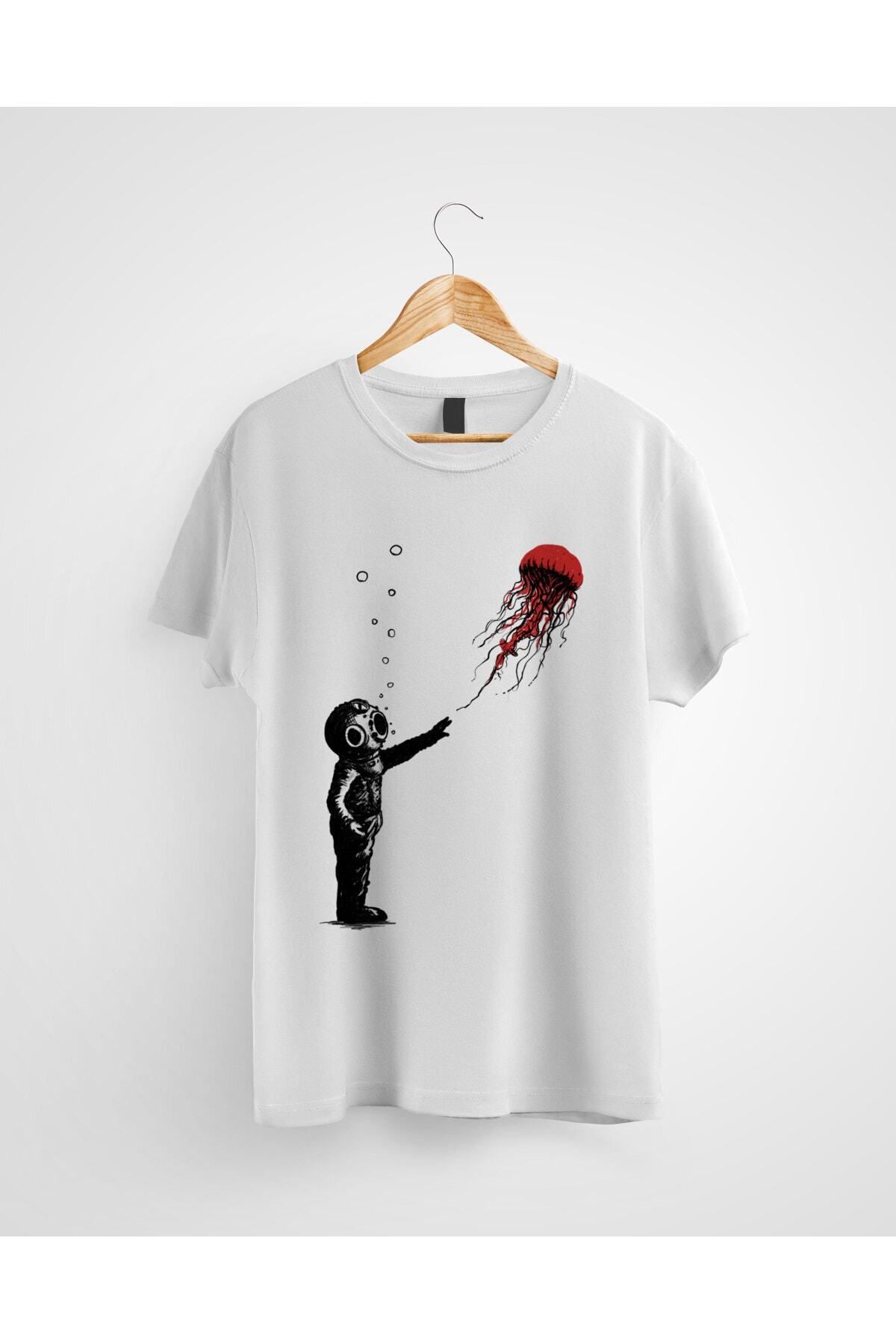 Miba Store Su Altında Astronot Denizanalı Baskılı T-Shirt