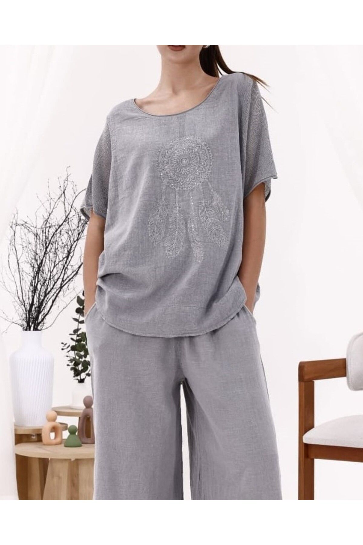 Butik Şans Etnik Nakışlı File Detay Kollu Bluz