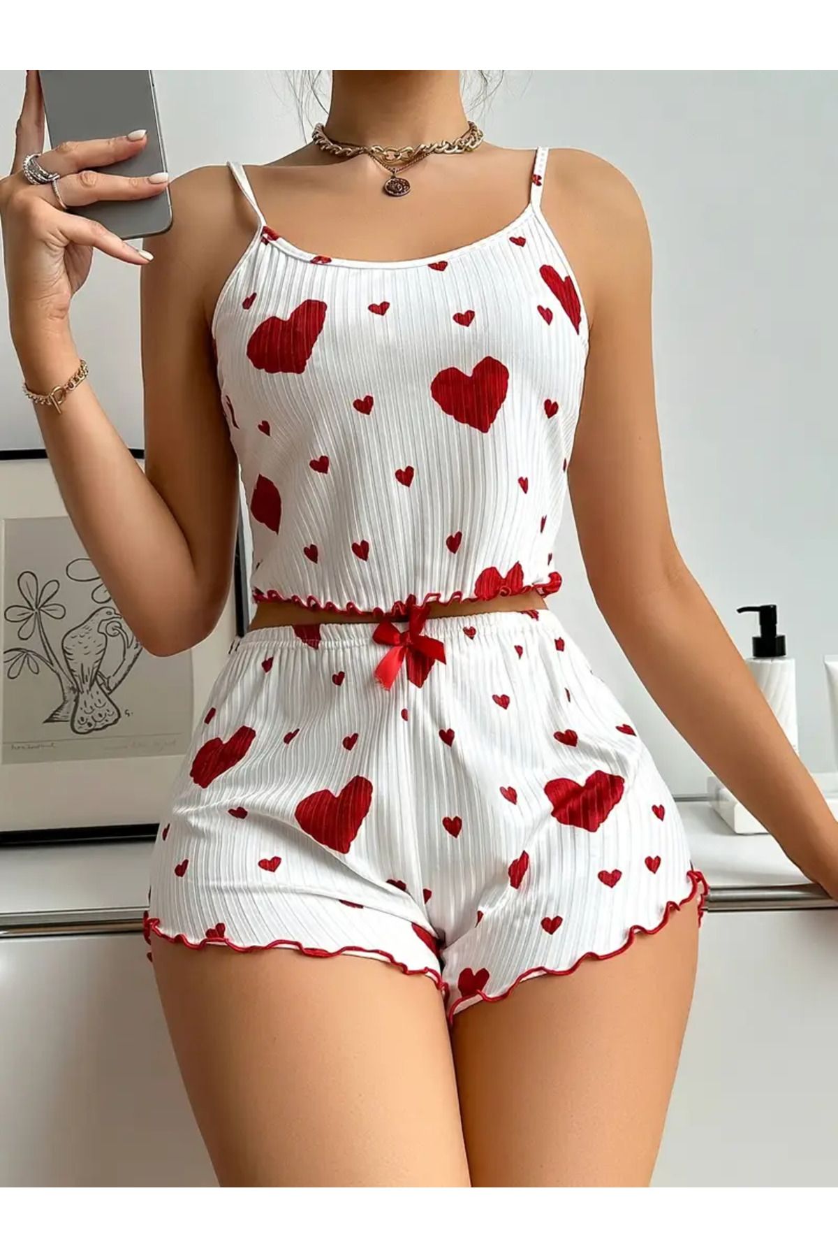 MU PRATOR Bayanlar Kalp Baskılı Ribana Kolsuz crop Şort Pijama Seti (Yay ve Kırmızı Kenarlıklı)