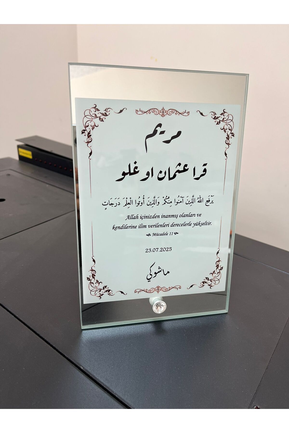 imzatasarım Kişiye Özel Plaket Cam Kristal Hediyelik Ödül Hatıra Fotoğraf Baskılı Aynalı Cam Çerçeve (15X13 CM)