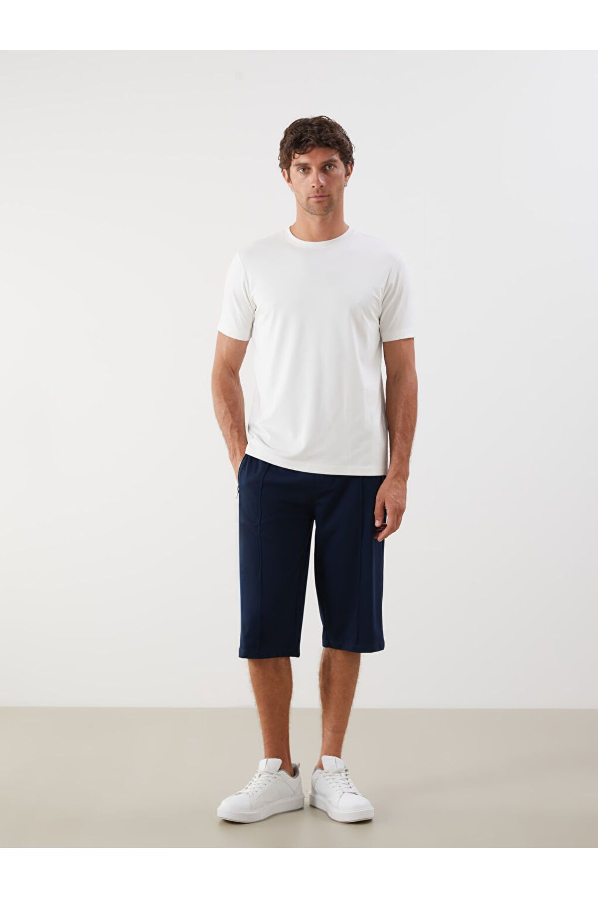 LC Waikiki-Create Your Style from Uzg Store |   Standard Fit Men's Shorts 2